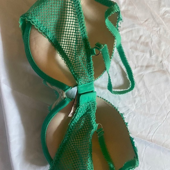 36D bra - Picture 3 of 3